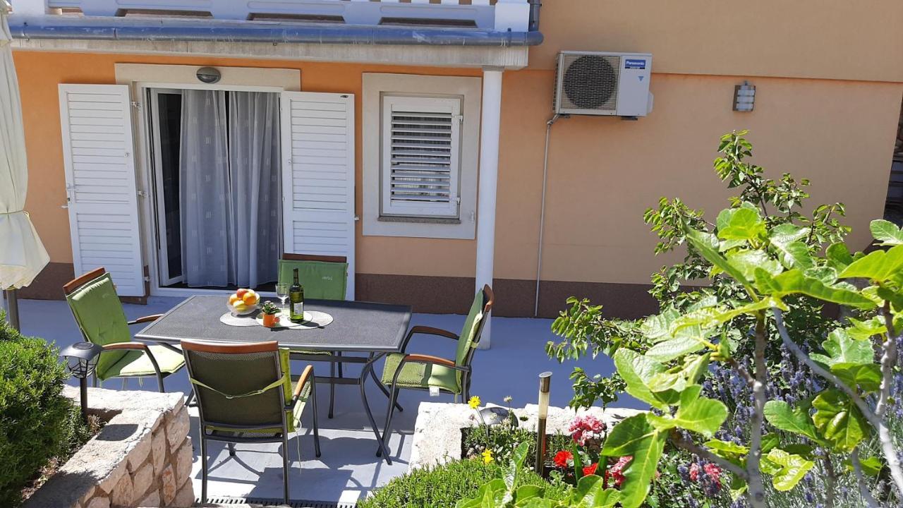 Apartments Pavelic Novi Vinodolski Εξωτερικό φωτογραφία