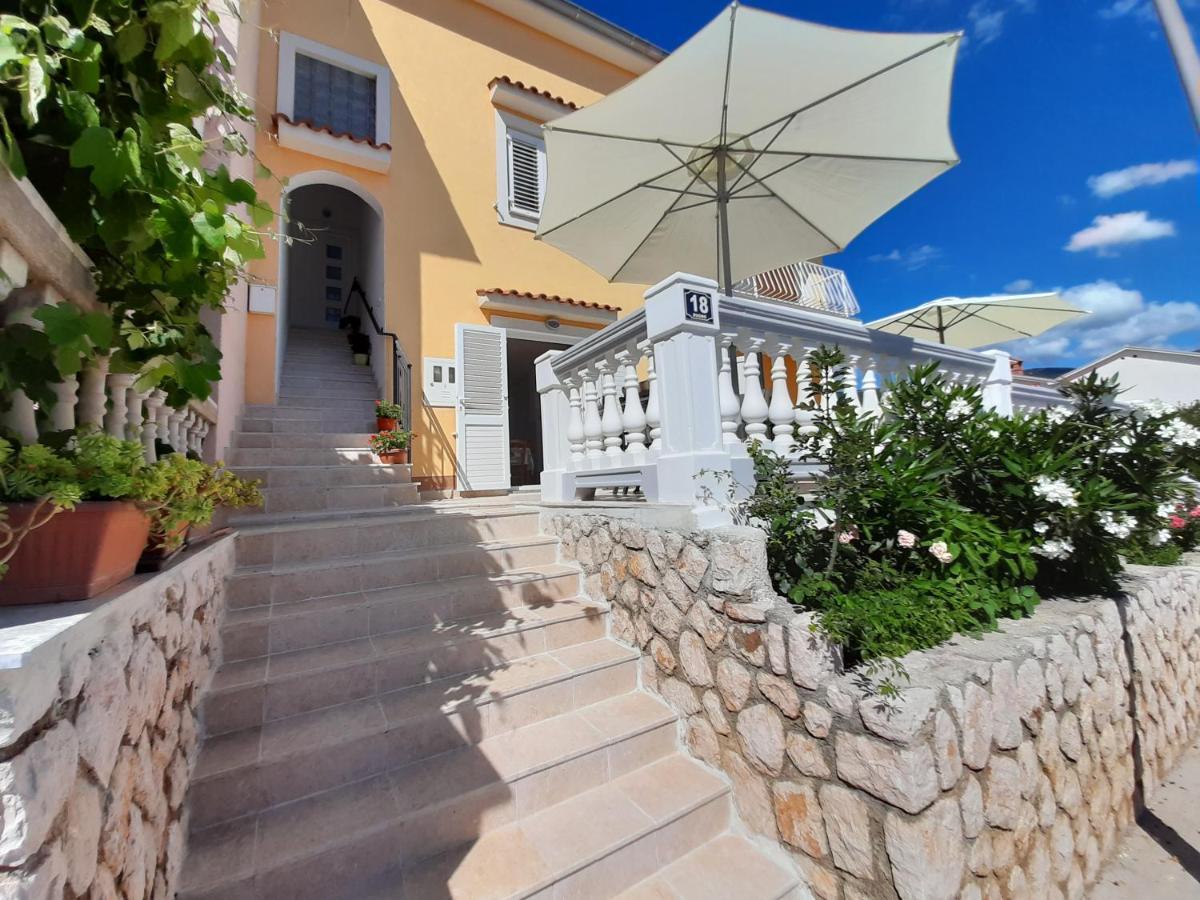 Apartments Pavelic Novi Vinodolski Εξωτερικό φωτογραφία